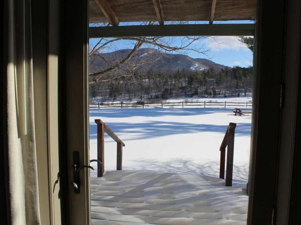 Bark Eater Inn Keene Room photo