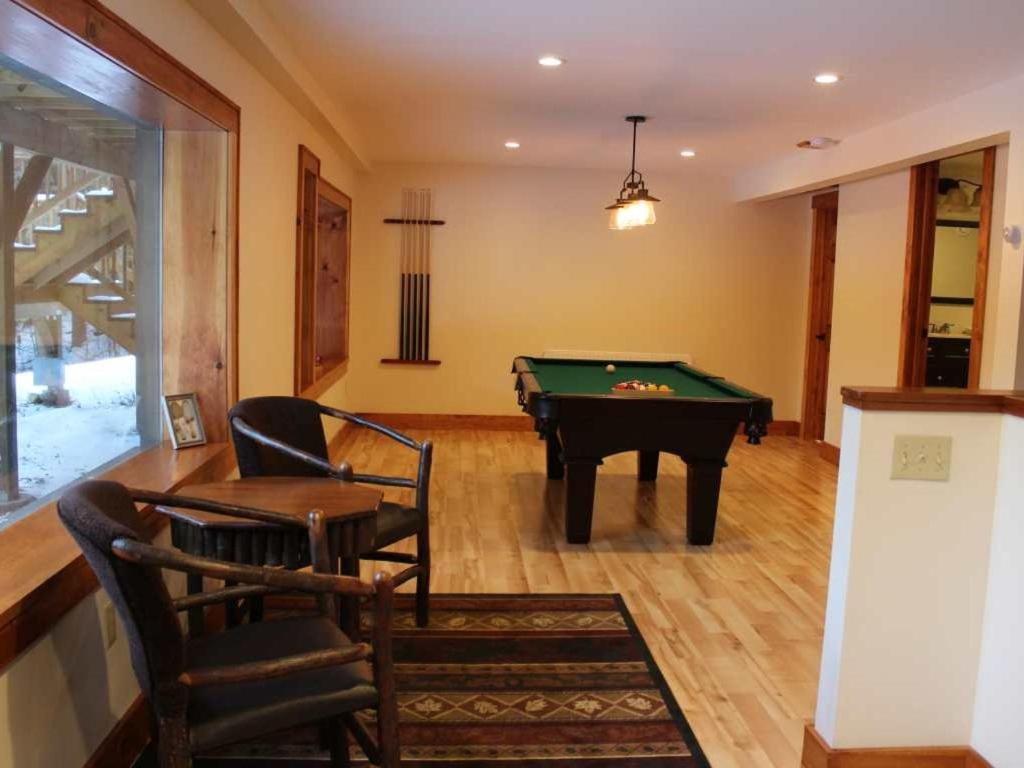 Bark Eater Inn Keene Room photo