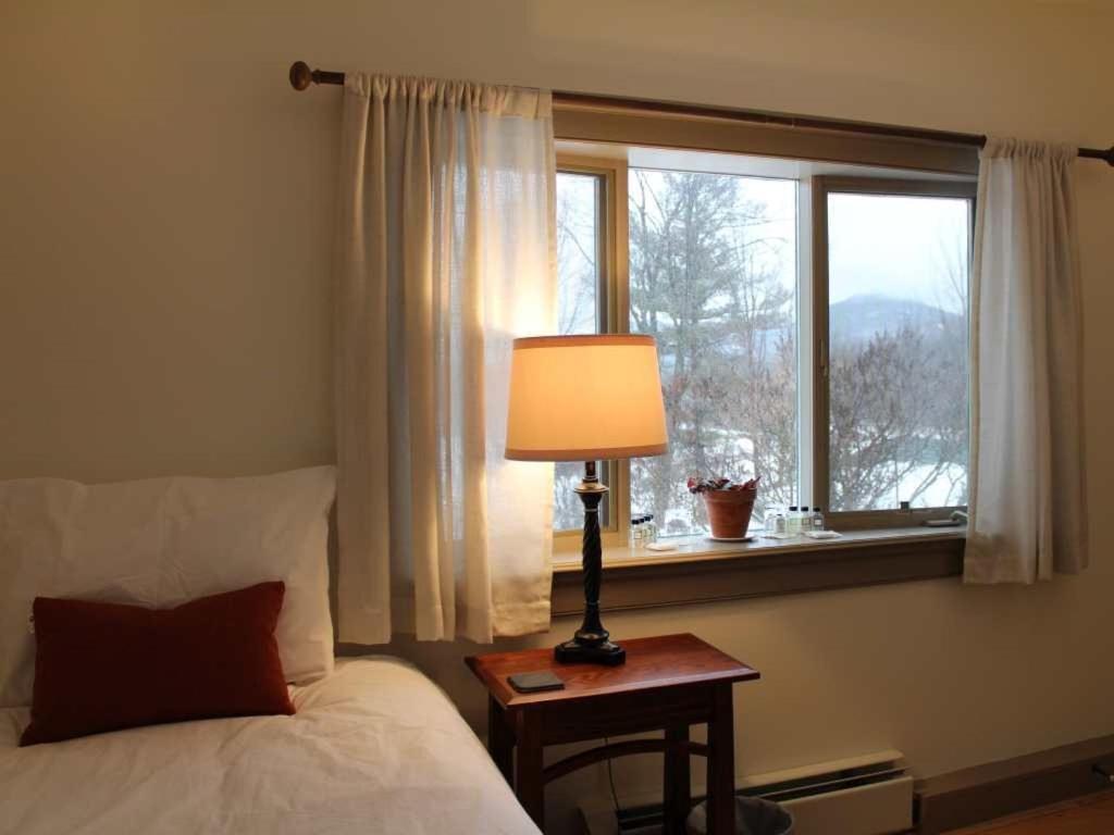 Bark Eater Inn Keene Room photo